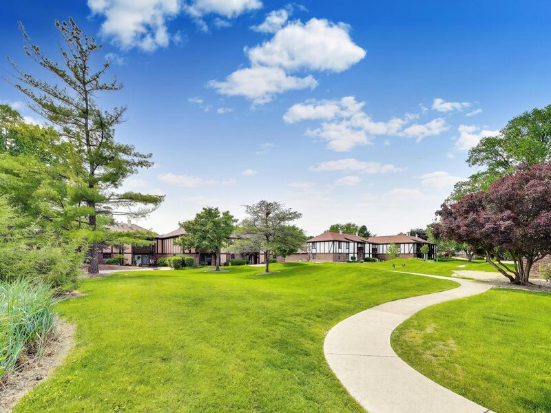 1720 Lakecliffe Drive Wheaton IL 60189