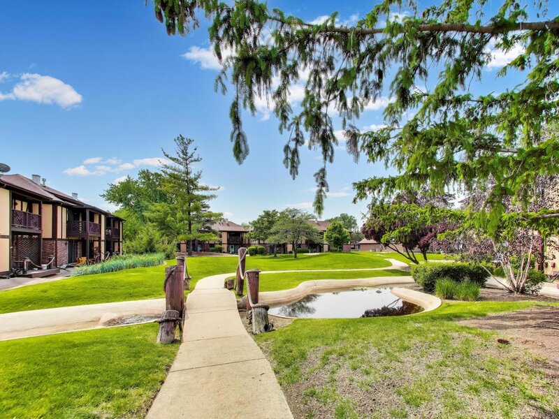 1720 Lakecliffe Drive Wheaton IL 60189