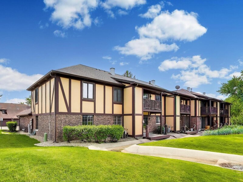 1720 Lakecliffe Drive Wheaton IL 60189