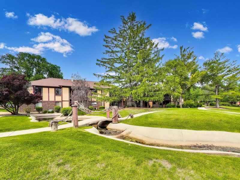 1720 Lakecliffe Drive Wheaton IL 60189