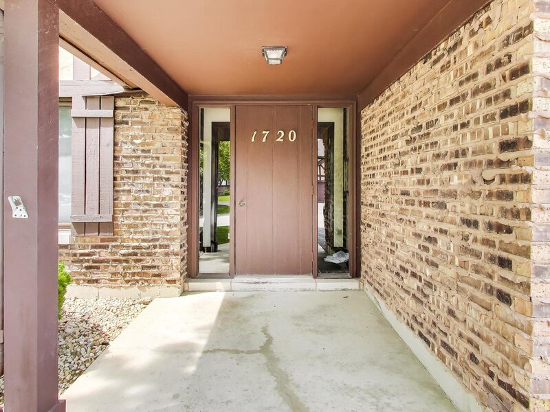 1720 Lakecliffe Drive Wheaton IL 60189