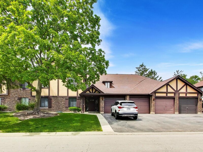 1720 Lakecliffe Drive Wheaton IL 60189