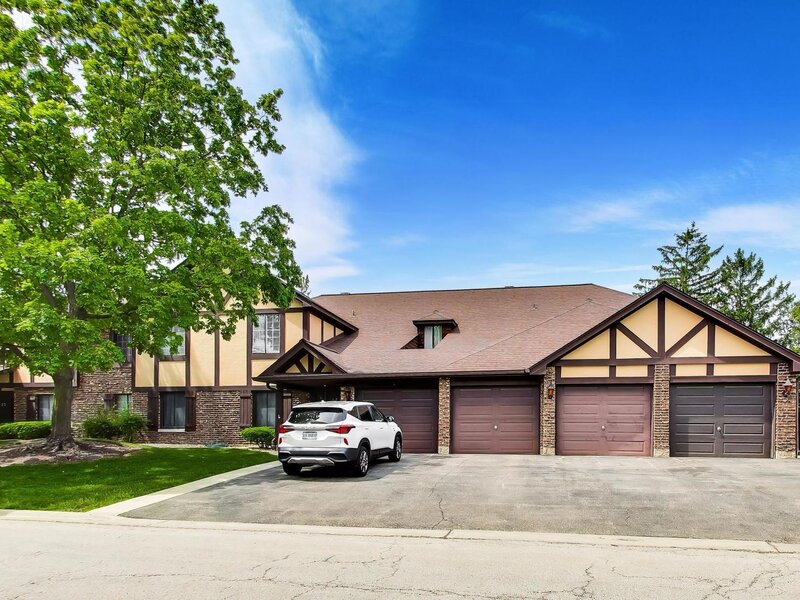 1720 Lakecliffe Drive Wheaton IL 60189