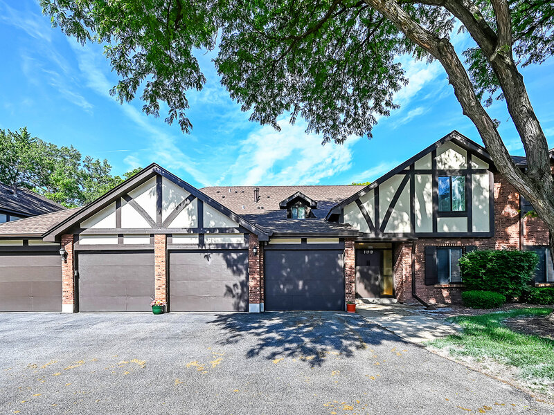 11212 Cottonwood Drive Palos Hills IL 60465