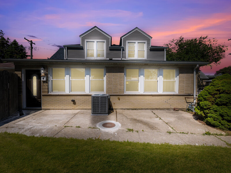 4900 S Laramie Avenue Chicago IL 60638
