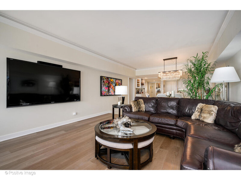 175 E Delaware Place Chicago IL 60611