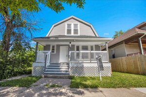 Photo of 7829 S Escanaba Avenue Chicago IL 60649