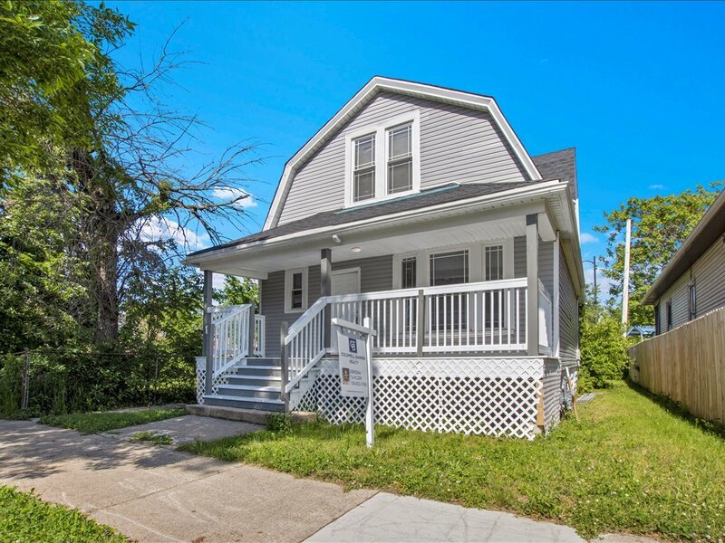 7829 S Escanaba Avenue Chicago IL 60649
