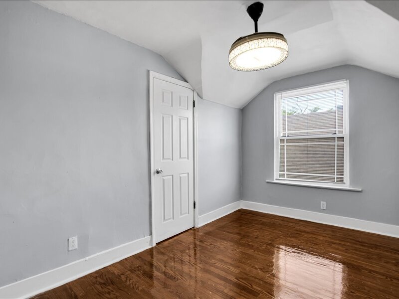 7829 S Escanaba Avenue Chicago IL 60649