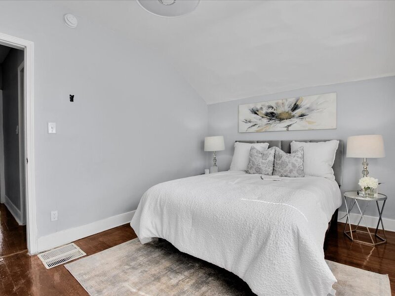 7829 S Escanaba Avenue Chicago IL 60649