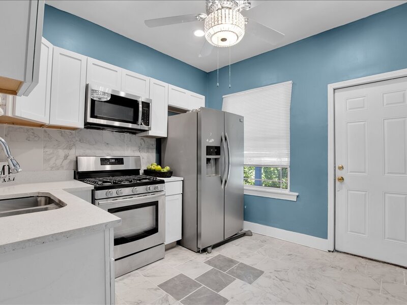 7829 S Escanaba Avenue Chicago IL 60649