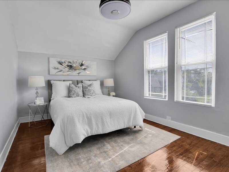 7829 S Escanaba Avenue Chicago IL 60649