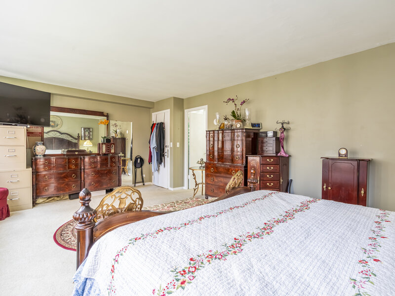 850 N Dewitt Place Chicago IL 60611