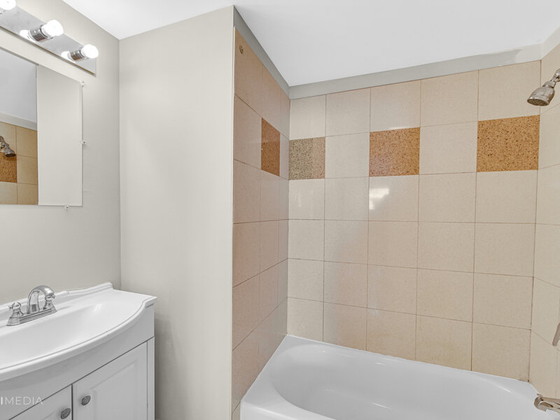 2316 W Rosemont Avenue Chicago IL 60659