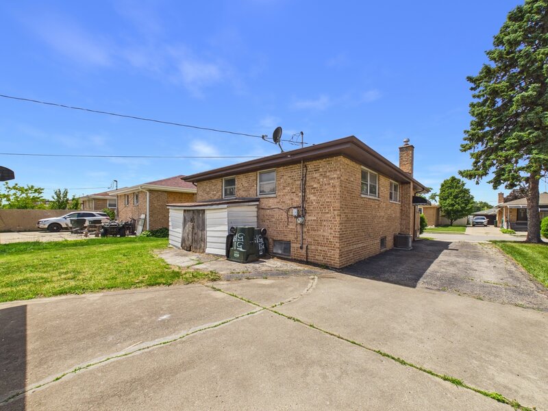 51 51st Avenue Bellwood IL 60104