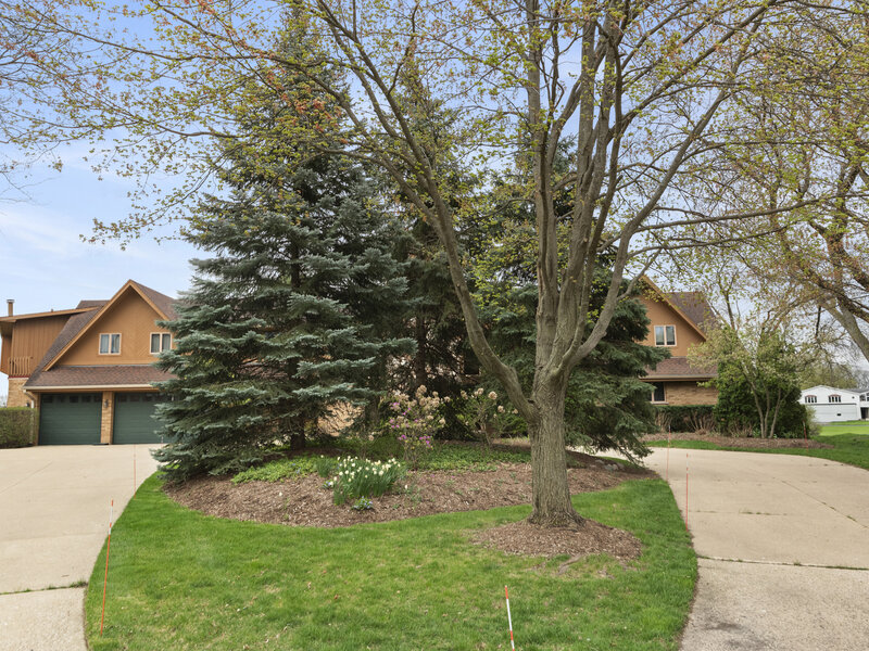 607 Berkshire Court Downers Grove IL 60516