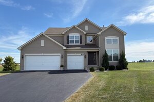 Photo of 812 Caulfield Point Yorkville IL 60560