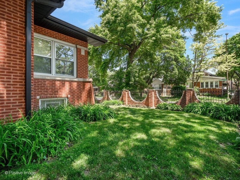 5002 N Central Park Avenue Chicago IL 60625