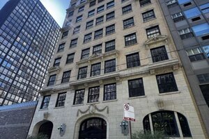Photo of 257 E Delaware Place Chicago IL 60611 Unit 1A2A
