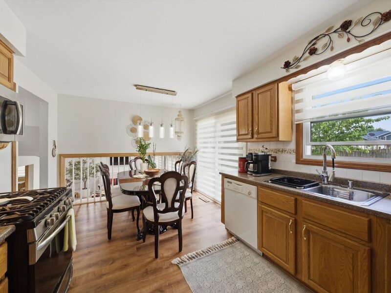 5815 W 87th Place Oak Lawn IL 60453