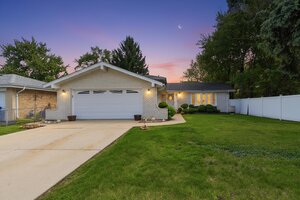 Photo of 5815 W 87th Place Oak Lawn IL 60453
