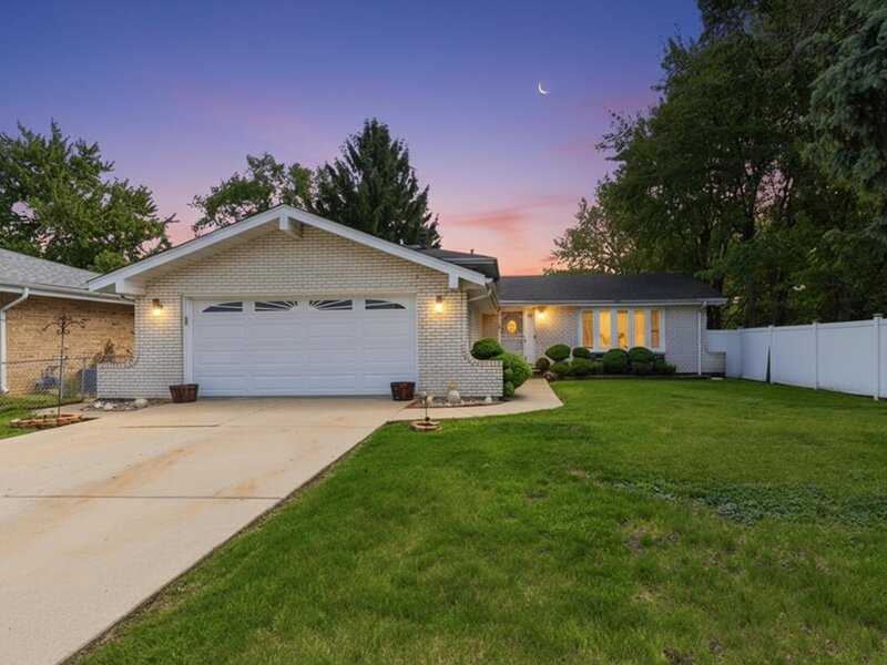 5815 W 87th Place Oak Lawn IL 60453