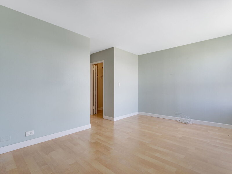 1355 N Sandburg Terrace Chicago IL 60610