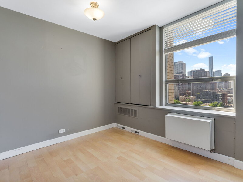 1355 N Sandburg Terrace Chicago IL 60610