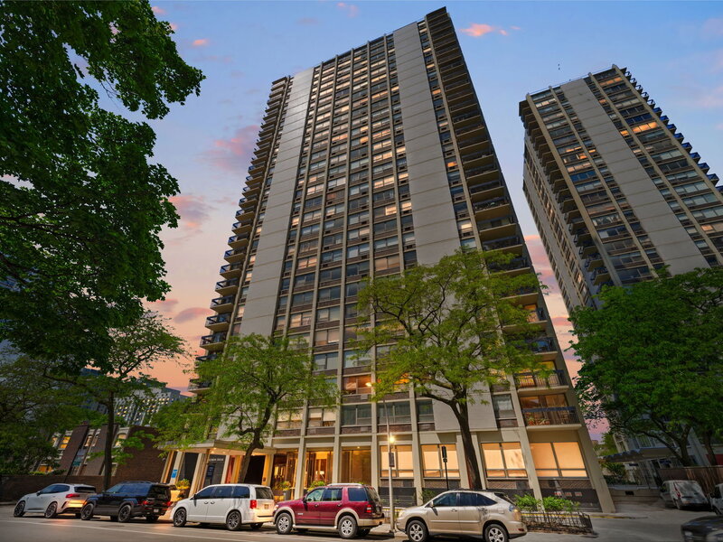 1355 N Sandburg Terrace Chicago IL 60610