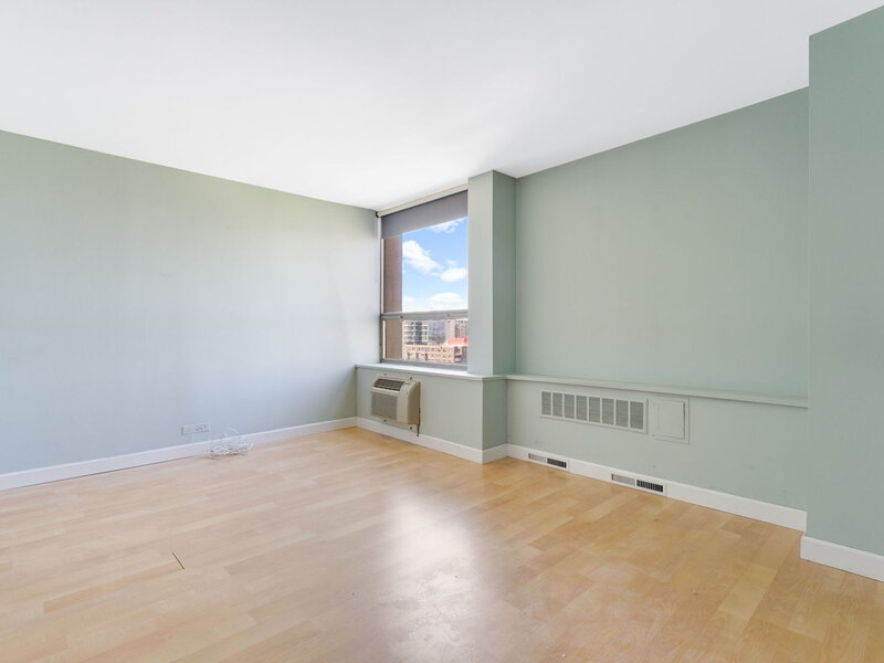 1355 N Sandburg Terrace Chicago IL 60610