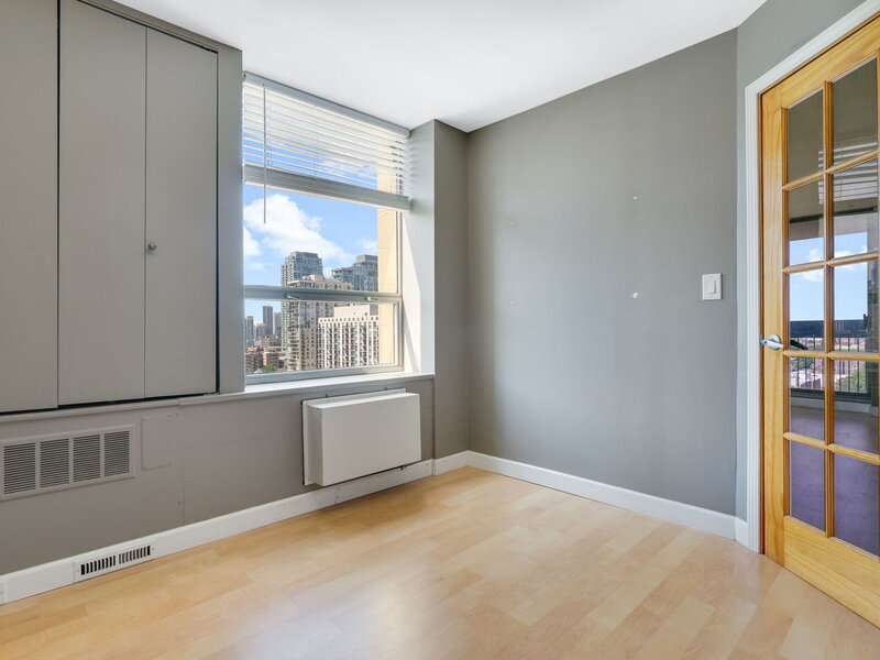 1355 N Sandburg Terrace Chicago IL 60610