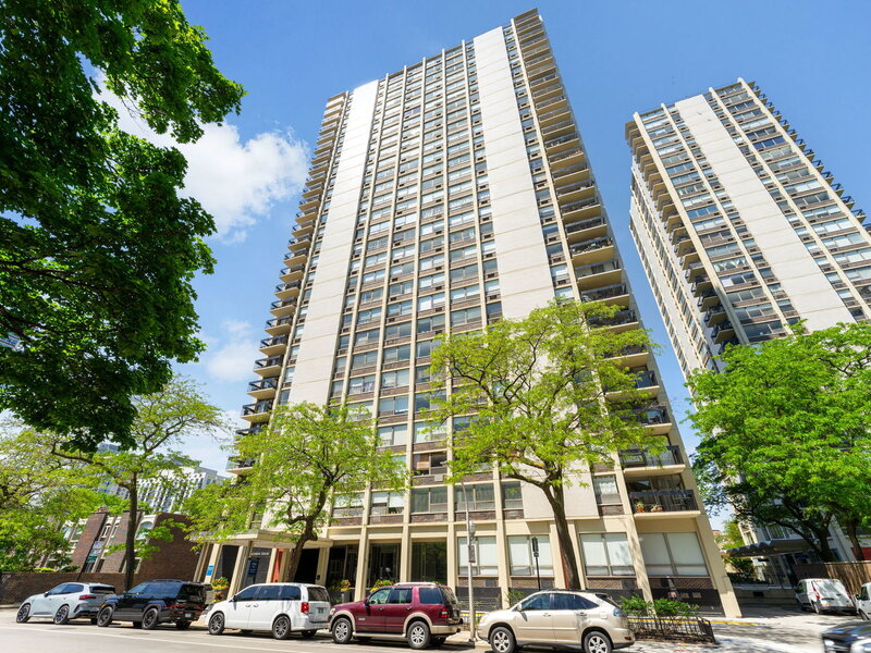 1355 N Sandburg Terrace Chicago IL 60610