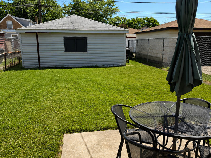 9823 S Drexel Avenue Chicago IL 60628