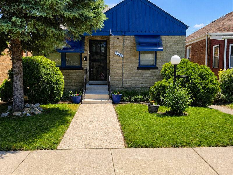 9823 S Drexel Avenue Chicago IL 60628