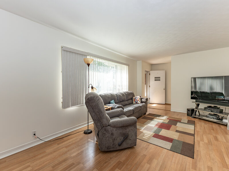 1030 N 3rd Street Clinton IA 52732
