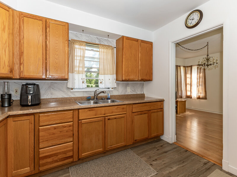 1030 N 3rd Street Clinton IA 52732