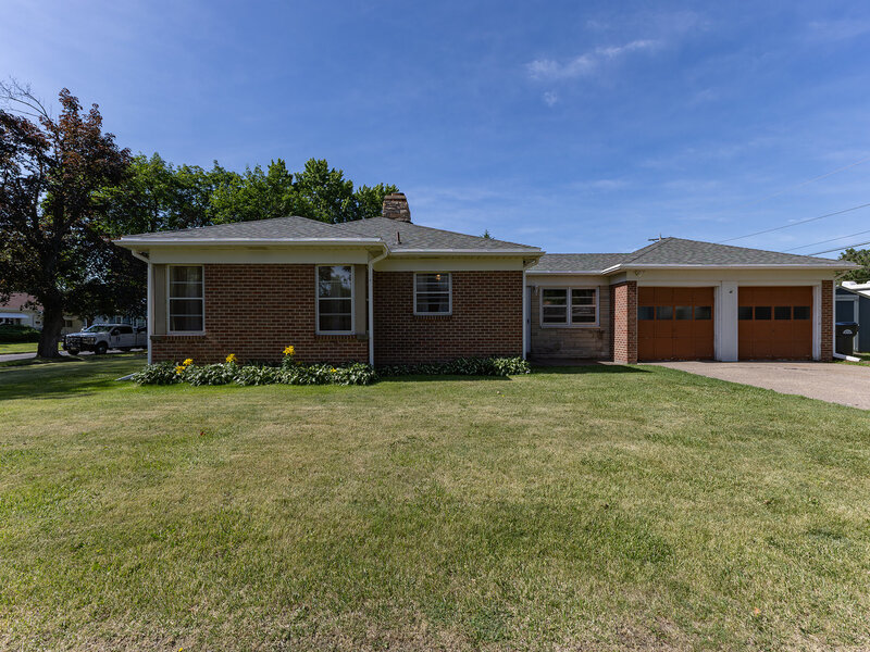 1030 N 3rd Street Clinton IA 52732