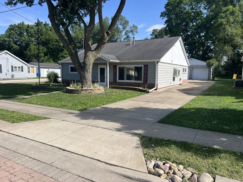 113 4th Street Carbon Cliff IL 61239
