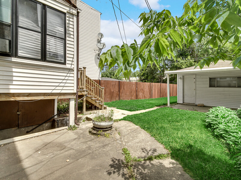 11243 S Vernon Avenue Chicago IL 60628
