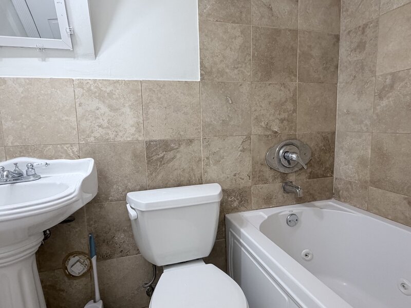 1712 N Washtenaw Avenue Chicago IL 60647