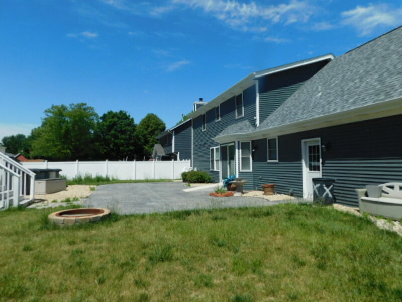 4833 Zenith Parkway Machesney Park IL 61115