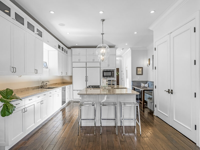 1331 W Wolfram Street Chicago IL 60657