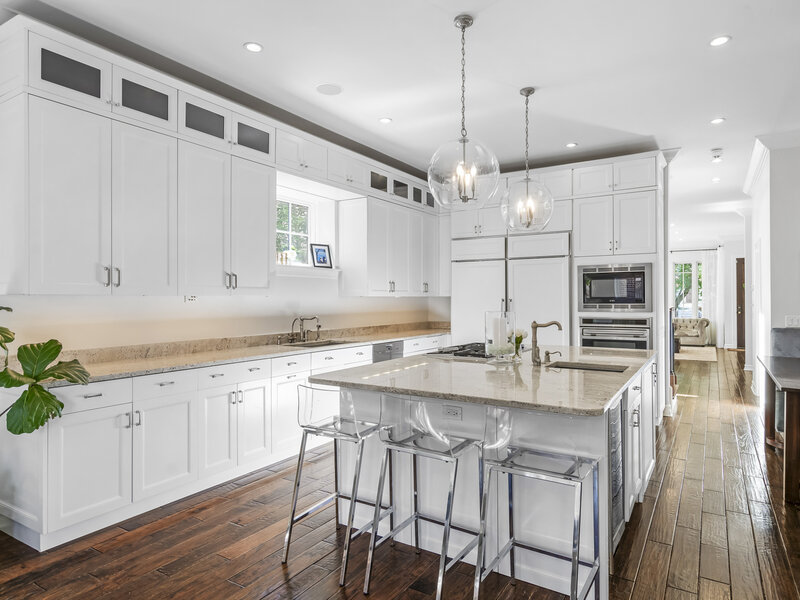 1331 W Wolfram Street Chicago IL 60657