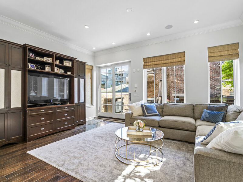 1331 W Wolfram Street Chicago IL 60657