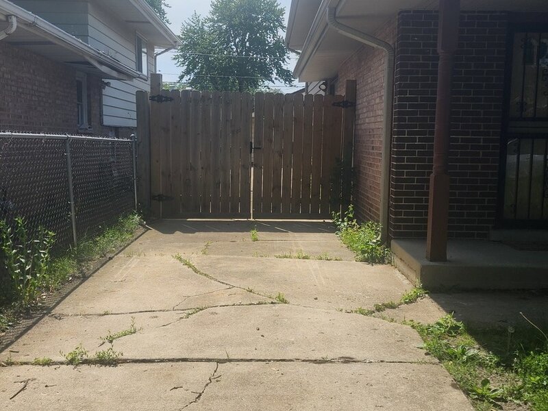 14116 S Hoxie Avenue Burnham IL 60633