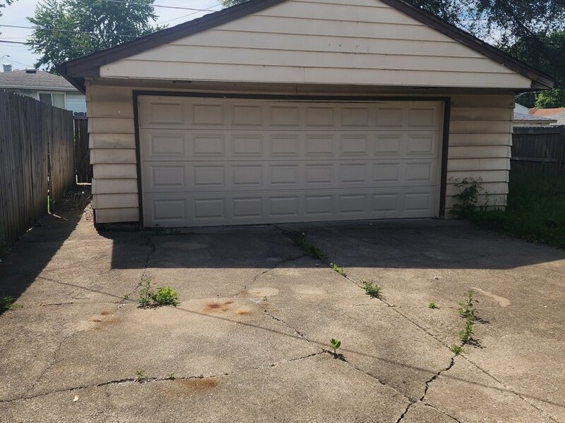 14116 S Hoxie Avenue Burnham IL 60633