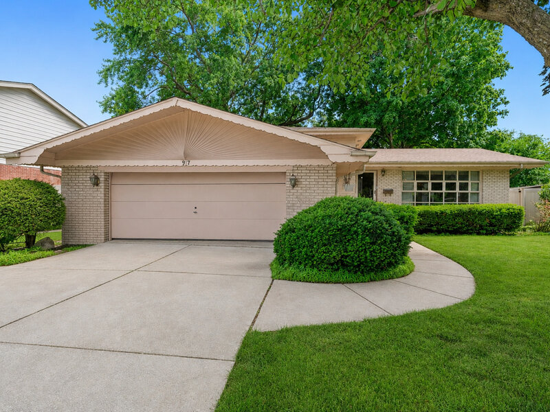 917 W Army Trail Boulevard Addison IL 60101
