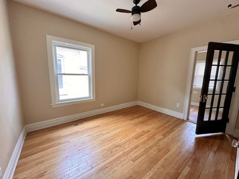 7949 S Manistee Avenue Chicago IL 60617