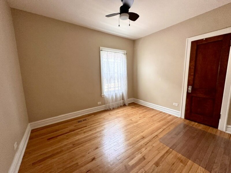 7949 S Manistee Avenue Chicago IL 60617