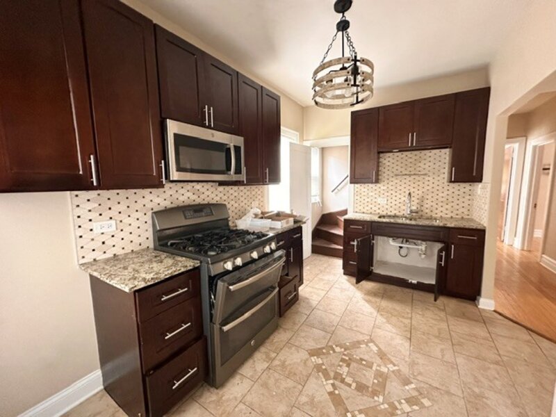 7949 S Manistee Avenue Chicago IL 60617